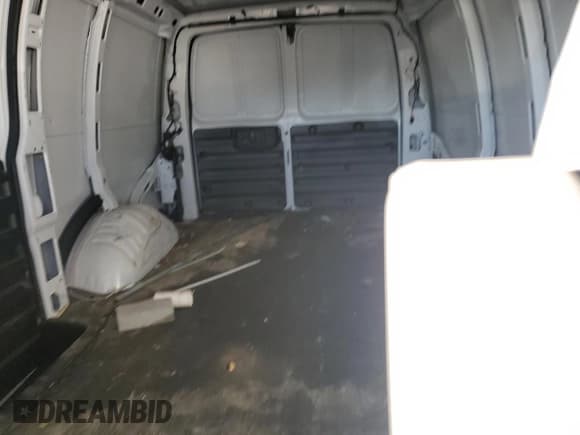 ✅ 2024 Chevrolet Express Cargo • VIN: 1GCWGAFP2R1164762 • Lot: 86112145. Listed on Copart with 21,607 mi. Free auction sales archive from the USA and detailed vehicle history report at DreamBid. Image 10.