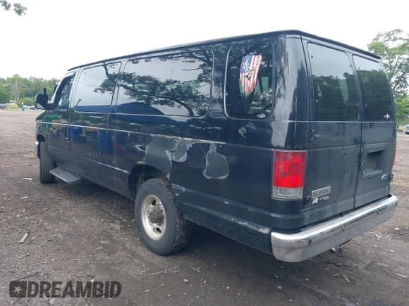 ✅ 2008 Ford Econoline Passenger XL • VIN: 1FBSS31L18DA81659 • Lot: 42526267. Wystawiony na IAAI z przebiegiem 193 114 mil. Bezpłatny archiwum sprzedaży aukcyjnych z USA i szczegółowy raport historii pojazdu na DreamBid. Zdjęcie 6.