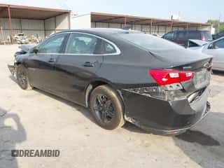 2022 Chevrolet Malibu LS z VIN 1G1ZB5ST1NF208696, wystawiony jako IAAI lot #43224249 z przebiegiem 46 439 mil mil oraz . Historia ofert i sprzedaży dostępna na DreamBid. Obrazek 3.