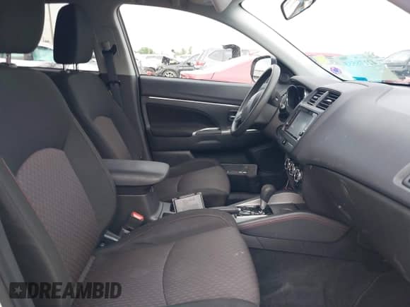 2019 Mitsubishi Outlander ES z VIN JA4AP3AU9KU034687, wystawiony jako IAAI lot #42178555 z przebiegiem 132 463 mil mil oraz . Historia ofert i sprzedaży dostępna na DreamBid. Obrazek 5.