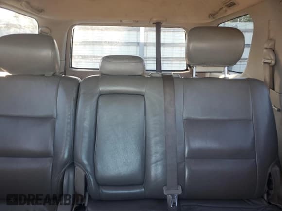 ✅ 2005 Toyota Sequoia SR5 • VIN: 5TDZT34A05S250880 • Лот: 87128275. Опубликован ранее на Copart с пробегом 241 603 миль. Бесплатный доступ к архиву аукционных продаж из США и подробный отчёт об истории автомобиля на DreamBid. Изображение 10.