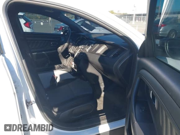 ✅ 2013 Ford Police Interceptor • VIN: 1FAHP2L80DG175914 • Лот: 43361850. Опубликован ранее на IAAI с пробегом 99 312 миль. Бесплатный доступ к архиву аукционных продаж из США и подробный отчёт об истории автомобиля на DreamBid. Изображение 5.