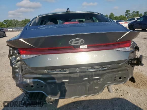 ✅ 2024 Hyundai Elantra SEL • VIN: KMHLM4DG0RU852222 • Lot: 67908585. Wystawiony na Copart z przebiegiem 4 724 mil. Bezpłatny archiwum sprzedaży aukcyjnych z USA i szczegółowy raport historii pojazdu na DreamBid. Zdjęcie 6.