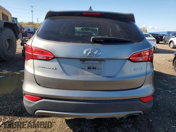 ✅ 2015 Hyundai Santa Fe • VIN: 5XYZT3LB7FG236516 • Lot: 89712495. Listed on Copart with 150,840 mi. Free auction sales archive from the USA and detailed vehicle history report at DreamBid. Image 6.