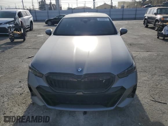 ✅ 2024 BMW i5 eDrive40 • VIN: WBY33FK02RCR53890 • Lot: 42830975. Listed on Copart with 7,514 mi. Free auction sales archive from the USA and detailed vehicle history report at DreamBid. Image 5.