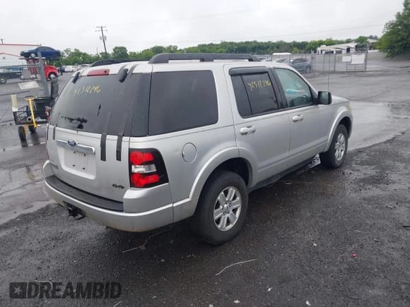 ✅ 2010 Ford Explorer XLT • VIN: 1FMEU7D87AUA69194 • Lot: 42521246. Wystawiony na IAAI z przebiegiem 161 667 mil. Bezpłatny archiwum sprzedaży aukcyjnych z USA i szczegółowy raport historii pojazdu na DreamBid. Zdjęcie 4.