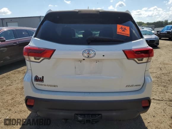 ✅ 2018 Toyota Highlander SE • VIN: 5TDJZRFH8JS810941 • Lot: 80176015. Wystawiony na Copart z przebiegiem 145 778 mil. Bezpłatny archiwum sprzedaży aukcyjnych z USA i szczegółowy raport historii pojazdu na DreamBid. Zdjęcie 6.