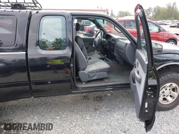 ✅ 1996 Toyota Tacoma • VIN: 4TAWN72N6TZ206531 • Lot: 42915598. Wystawiony na IAAI z przebiegiem 261 050 mil. Bezpłatny archiwum sprzedaży aukcyjnych z USA i szczegółowy raport historii pojazdu na DreamBid. Zdjęcie 5.