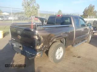 ✅ 2007 Chevrolet Silverado 1500 1LT • VIN: 2GCEK19J871674980 • Lot: 43355123. Wystawiony na IAAI z przebiegiem 85 973 mil. Bezpłatny archiwum sprzedaży aukcyjnych z USA i szczegółowy raport historii pojazdu na DreamBid. Zdjęcie 4.