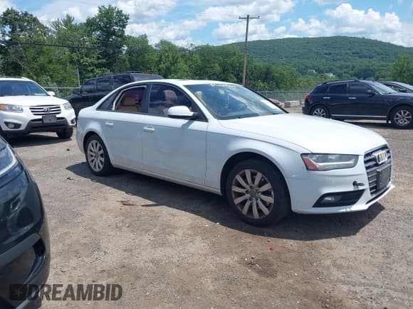 ✅ 2013 Audi A4 Premium • VIN: WAUBFAFL5DN032575 • Lot: 42689405. Listed on IAAI with 184,475 mi. Free auction sales archive from the USA and detailed vehicle history report at DreamBid. Image 1.