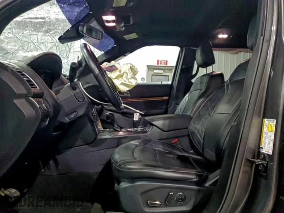 ✅ 2018 Ford Explorer Platinum • VIN: 1FM5K8HT4JGB83548 • Лот: 93612075. Опубликован ранее на Copart с пробегом 83 282 миль. Бесплатный доступ к архиву аукционных продаж из США и подробный отчёт об истории автомобиля на DreamBid. Изображение 7.