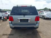 ✅ 2006 Lincoln Navigator Luxury • VIN: 5LMFU275X6LJ27785 • Lot: 42882364. Listed on IAAI with 178,749 mi. Free auction sales archive from the USA and detailed vehicle history report at DreamBid. Image 17.