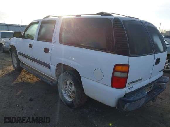 ✅ 2002 Chevrolet Suburban LS • VIN: 3GNEC16Z82G353245 • Лот: 41220885. Опубликован ранее на IAAI с пробегом Не указан. Бесплатный доступ к архиву аукционных продаж из США и подробный отчёт об истории автомобиля на DreamBid. Изображение 3.