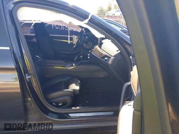 ✅ 2017 BMW 5 Series 540i xDrive • VIN: WBAJE7C32HG890246 • Lot: 43331029. Listed on IAAI with 65,826 mi. Free auction sales archive from the USA and detailed vehicle history report at DreamBid. Image 5.