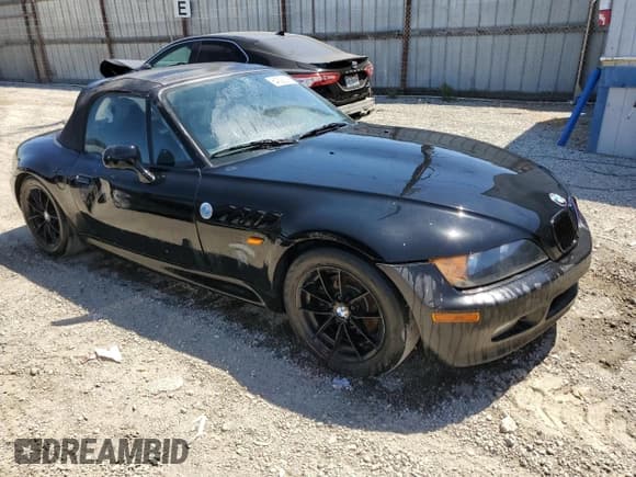 ✅ 1998 BMW 3 Series Z3 1.9 • VIN: 4USCH7336WLE08592 • Lot: 64323205. Wystawiony na Copart z przebiegiem 104 281 mil. Bezpłatny archiwum sprzedaży aukcyjnych z USA i szczegółowy raport historii pojazdu na DreamBid. Zdjęcie 4.