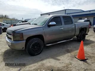 ✅ 2007 Chevrolet Silverado 1500 LS • VIN: 2GCEK13C671592420 • Lot: 55104145. Listed on Copart with 135,961 mi. Free auction sales archive from the USA and detailed vehicle history report at DreamBid. Image 1.
