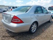 ✅ 2002 Mercedes-Benz C 230/260/280/320 • VIN: WDBRF61J42F280245 • Lot: 42522610. Wystawiony na IAAI z przebiegiem 85 604 mil. Bezpłatny archiwum sprzedaży aukcyjnych z USA i szczegółowy raport historii pojazdu na DreamBid. Zdjęcie 4.