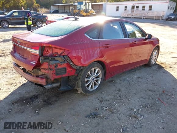 ✅ 2017 Ford Fusion SE • VIN: 3FA6P0HD0HR106947 • Lot: 43487980. Listed on IAAI with 166,975 mi. Free auction sales archive from the USA and detailed vehicle history report at DreamBid. Image 4.