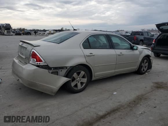 ✅ 2008 Ford Fusion SE • VIN: 3FAHP01158R248753 • Lot: 58371635. Wystawiony na Copart z przebiegiem 147 347 mil. Bezpłatny archiwum sprzedaży aukcyjnych z USA i szczegółowy raport historii pojazdu na DreamBid. Zdjęcie 3.