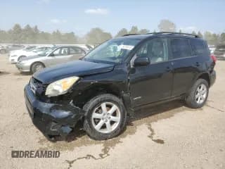 ✅ 2006 Toyota RAV4 Limited • VIN: JTMZK31V466001526 • Лот: 54713415. Опубликован ранее на Copart с пробегом 124 429 миль. Бесплатный доступ к архиву аукционных продаж из США и подробный отчёт об истории автомобиля на DreamBid. Изображение 1.