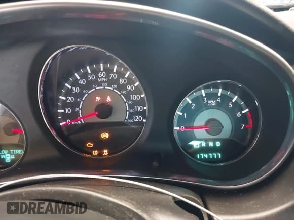 ✅ 2012 Chrysler 200 Touring • VIN: 1C3CCBBB9CN302705 • Лот: 42479481. Опубликован ранее на IAAI с пробегом 174 777 миль. Бесплатный доступ к архиву аукционных продаж из США и подробный отчёт об истории автомобиля на DreamBid. Изображение 7.