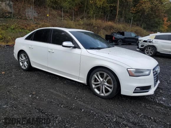 ✅ 2013 Audi S4 Premium Plus • VIN: WAUBGAFL0DA248533 • Лот: 82604055. Опубликован ранее на Copart с пробегом 90 670 миль. Бесплатный доступ к архиву аукционных продаж из США и подробный отчёт об истории автомобиля на DreamBid. Изображение 4.
