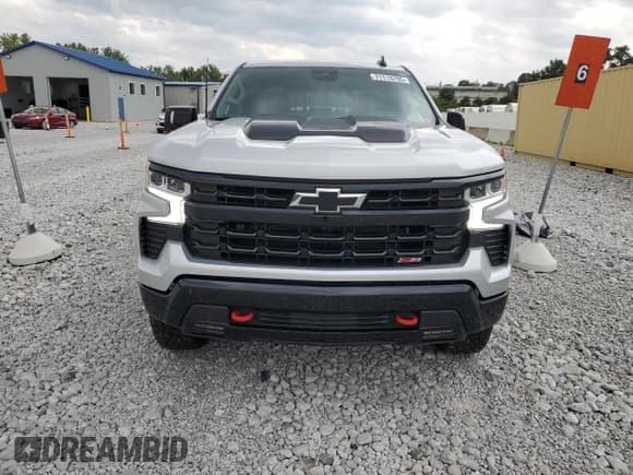 ✅ 2022 Chevrolet Silverado 1500 LT Trail Boss • VIN: 3GCUDFED8NG596000 • Lot: 71113755. Wystawiony na Copart z przebiegiem 14 037 mil. Bezpłatny archiwum sprzedaży aukcyjnych z USA i szczegółowy raport historii pojazdu na DreamBid. Zdjęcie 5.