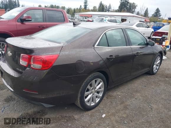 2015 Chevrolet Malibu LT z VIN 1G11D5SL0FF167535, wystawiony jako IAAI lot #43398139 z przebiegiem Nie podano mil oraz . Historia ofert i sprzedaży dostępna na DreamBid. Obrazek 4.