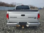 ✅ 2004 Dodge Dakota SLT • VIN: 1D7HG48NX4S677465 • Lot: 51044735. Wystawiony na Copart z przebiegiem 196 854 mil. Bezpłatny archiwum sprzedaży aukcyjnych z USA i szczegółowy raport historii pojazdu na DreamBid. Zdjęcie 6.