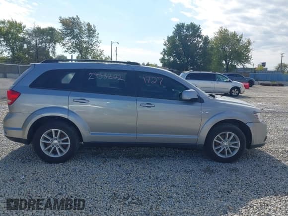 ✅ 2017 Dodge Journey SXT • VIN: 3C4PDCBB5HT565927 • Lot: 43429010. Listed on IAAI with 56,525 mi. Free auction sales archive from the USA and detailed vehicle history report at DreamBid. Image 12.