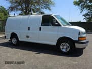 ✅ 2021 Chevrolet Express Cargo • VIN: 1GCWGAF72M1167380 • Lot: 62544795. Wystawiony na Copart z przebiegiem 84 845 mil. Bezpłatny archiwum sprzedaży aukcyjnych z USA i szczegółowy raport historii pojazdu na DreamBid. Zdjęcie 4.