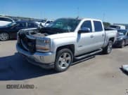 ✅ 2018 Chevrolet Silverado 1500 LT • VIN: 3GCPCREC9JG586160 • Lot: 43568321. Wystawiony na IAAI z przebiegiem 51 386 mil. Bezpłatny archiwum sprzedaży aukcyjnych z USA i szczegółowy raport historii pojazdu na DreamBid. Zdjęcie 2.
