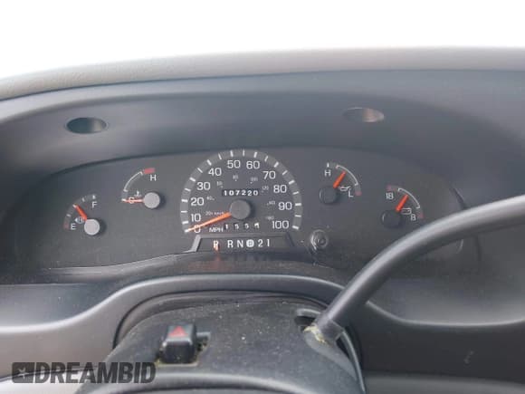 ✅ 1999 Ford Econoline Passenger XL • VIN: 1FBSS31L4XHC09464 • Lot: 42769790. Wystawiony na IAAI z przebiegiem 107 220 mil. Bezpłatny archiwum sprzedaży aukcyjnych z USA i szczegółowy raport historii pojazdu na DreamBid. Zdjęcie 7.