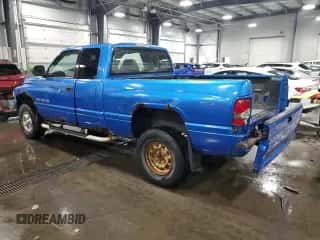 2001 Dodge 1500 z VIN 3B7HF13Z11G171774, wystawiony jako Copart lot #74521024 z przebiegiem 156 702 mil mil oraz Szkoda całkowita • Salvage title. Historia ofert i sprzedaży dostępna na DreamBid. Obrazek 2.