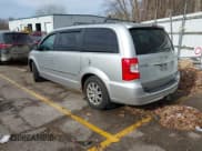 ✅ 2011 Chrysler Town & Country Touring L • VIN: 2A4RR8DG3BR713903 • Lot: 43747721. Wystawiony na IAAI z przebiegiem 120 355 mil. Bezpłatny archiwum sprzedaży aukcyjnych z USA i szczegółowy raport historii pojazdu na DreamBid. Zdjęcie 3.