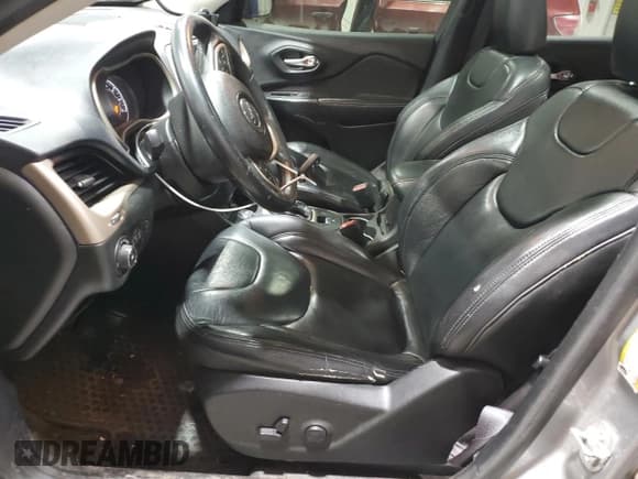 ✅ 2015 Jeep Cherokee Latitude • VIN: 1C4PJMCS7FW527863 • Лот: 93277535. Опубликован ранее на Copart с пробегом 118 555 миль. Бесплатный доступ к архиву аукционных продаж из США и подробный отчёт об истории автомобиля на DreamBid. Изображение 7.