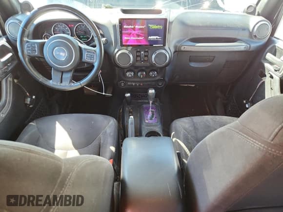 ✅ 2014 Jeep Wrangler Unlimited Sport • VIN: 1C4BJWDG4EL113276 • Lot: 84643525. Listed on Copart with 165,649 mi. Free auction sales archive from the USA and detailed vehicle history report at DreamBid. Image 8.