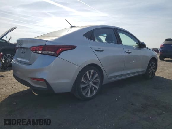 ✅ 2018 Hyundai Accent Limited • VIN: 3KPC34A31JE035465 • Лот: 78407684. Опубликован ранее на Copart с пробегом 70 697 миль. Бесплатный доступ к архиву аукционных продаж из США и подробный отчёт об истории автомобиля на DreamBid. Изображение 3.