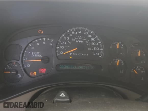 ✅ 2006 Chevrolet Silverado 2500HD LT3 • VIN: 1GCHK23U26F271526 • Лот: 63318455. Опубликован ранее на Copart с пробегом 202 510 миль. Бесплатный доступ к архиву аукционных продаж из США и подробный отчёт об истории автомобиля на DreamBid. Изображение 9.