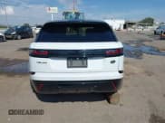 ✅ 2023 Land Rover Range Rover Velar R-Dynamic S • VIN: SALYT2EX6PA349625 • Lot: 43395742. Wystawiony na IAAI z przebiegiem 17 981 mil. Bezpłatny archiwum sprzedaży aukcyjnych z USA i szczegółowy raport historii pojazdu na DreamBid. Zdjęcie 17.