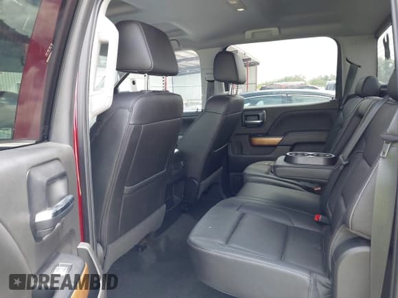 ✅ 2018 Chevrolet Silverado 1500 LTZ • VIN: 3GCUKSEC3JG152877 • Lot: 43058984. Wystawiony na IAAI z przebiegiem 27 067 mil. Bezpłatny archiwum sprzedaży aukcyjnych z USA i szczegółowy raport historii pojazdu na DreamBid. Zdjęcie 8.