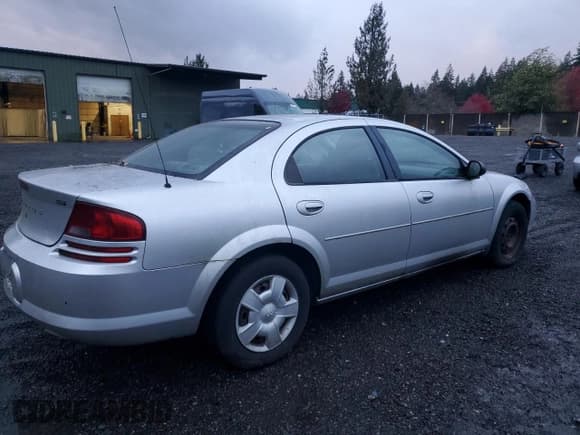 ✅ 2005 Dodge Stratus SXT • VIN: 1B3EL46X85N544556 • Lot: 91322065. Wystawiony na Copart z przebiegiem 127 711 mil. Bezpłatny archiwum sprzedaży aukcyjnych z USA i szczegółowy raport historii pojazdu na DreamBid. Zdjęcie 3.