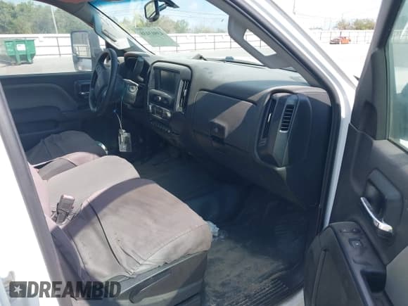 ✅ 2019 Chevrolet Silverado 2500HD Work Truck • VIN: 1GC1CREG5KF254714 • Лот: 43803438. Опубликован ранее на IAAI с пробегом 298 665 миль. Бесплатный доступ к архиву аукционных продаж из США и подробный отчёт об истории автомобиля на DreamBid. Изображение 5.