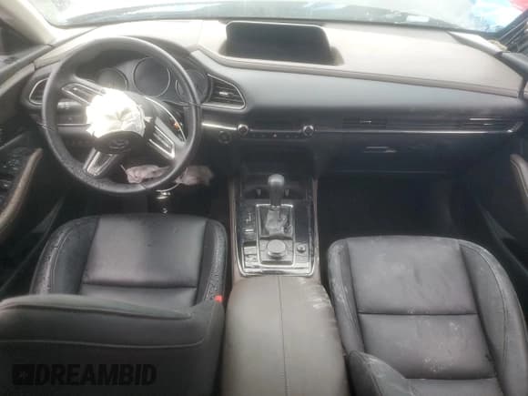 ✅ 2022 Mazda CX-30 Premium • VIN: 3MVDMBDY3NM428066 • Лот: 81054195. Опубликован ранее на Copart с пробегом Не указан. Бесплатный доступ к архиву аукционных продаж из США и подробный отчёт об истории автомобиля на DreamBid. Изображение 8.