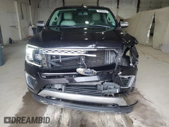 ✅ 2019 Ford Expedition Max Platinum • VIN: 1FMJK1MT0KEA45854 • Lot: 90902025. Wystawiony na Copart z przebiegiem 113 959 mil. Bezpłatny archiwum sprzedaży aukcyjnych z USA i szczegółowy raport historii pojazdu na DreamBid. Zdjęcie 5.