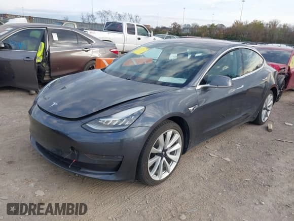 ✅ 2018 Tesla Model 3 Long Range Battery • VIN: 5YJ3E1EB8JF132506 • Lot: 43736283. Wystawiony na IAAI z przebiegiem 112 118 mil. Bezpłatny archiwum sprzedaży aukcyjnych z USA i szczegółowy raport historii pojazdu na DreamBid. Zdjęcie 19.