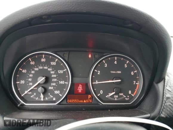 ✅ 2010 BMW 1 Series 135i • VIN: WBAUC7C53AVK96433 • Лот: 86206304. Опубликован ранее на Copart с пробегом 48 553 миль. Бесплатный доступ к архиву аукционных продаж из США и подробный отчёт об истории автомобиля на DreamBid. Изображение 9.