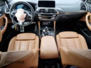 ✅ 2021 BMW X4 M40i • VIN: 5UX2V5C0XM9G46183 • Lot: 77792813. Wystawiony na Copart z przebiegiem Nie podano. Bezpłatny archiwum sprzedaży aukcyjnych z USA i szczegółowy raport historii pojazdu na DreamBid. Zdjęcie 8.