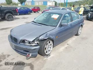 ✅ 1999 BMW 3 Series 328i • VIN: WBAAM533XXEJ40062 • Lot: 43340053. Wystawiony na IAAI z przebiegiem 235 755 mil. Bezpłatny archiwum sprzedaży aukcyjnych z USA i szczegółowy raport historii pojazdu na DreamBid. Zdjęcie 2.