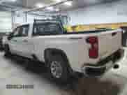 2023 Chevrolet Silverado 3500HD Work Truck z VIN 1GC4YSEY6PF236907, wystawiony jako Copart lot #68536045 z przebiegiem 50 871 mil mil oraz Szkoda całkowita • Salvage title. Historia ofert i sprzedaży dostępna na DreamBid. Obrazek 2.